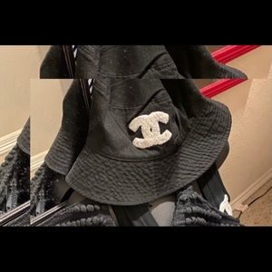 Special black bucket hat
